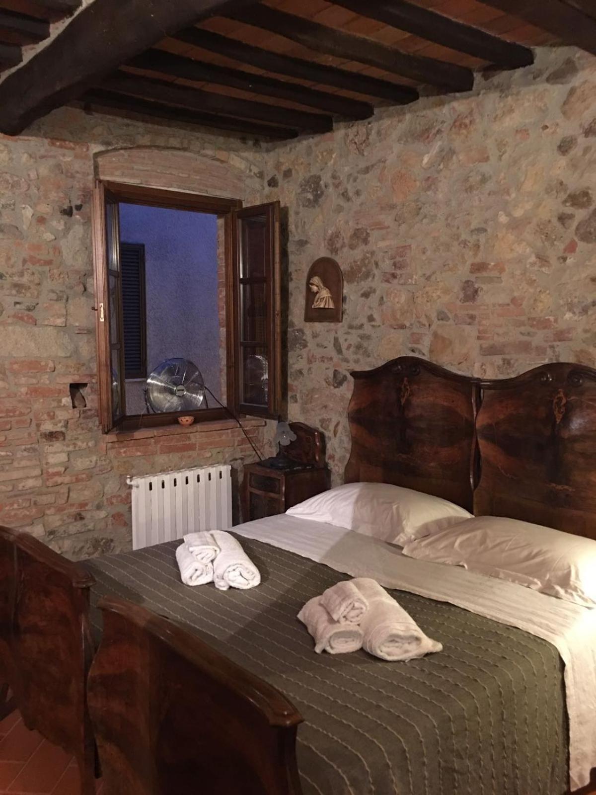 La Divina Dimora Il Castello Degli Spiriti Magni Apartment Montepescali Exterior photo